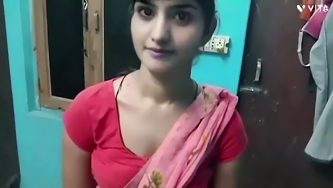 Gadis India biseksual Reshma bhabhi mendapat dari belakang dengan zakar besar