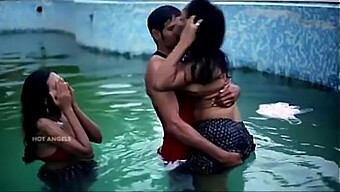 Um homem casado faz um ménage à trois com sua esposa e amiga na piscina.