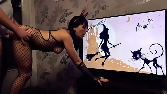 Scopate sexy in un video fatto in casa per Halloween