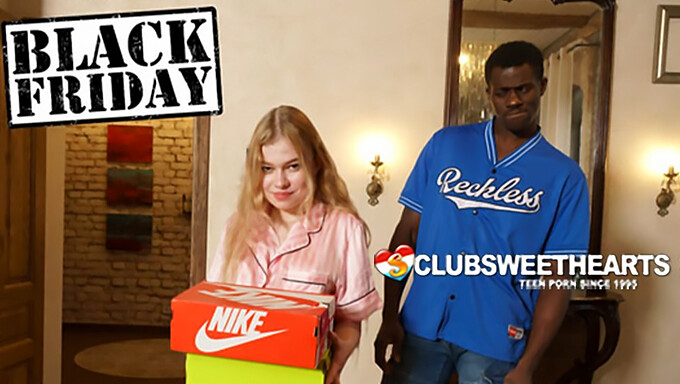 Black Friday Special: Tesná teenagerka dostáva hlboké hrdlo a detailný záber