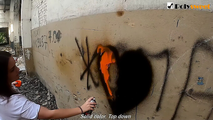 Orosz amatőr arcra baszva graffitiben